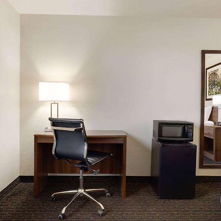 Travelodge By Wyndham Vaughn Luaran gambar