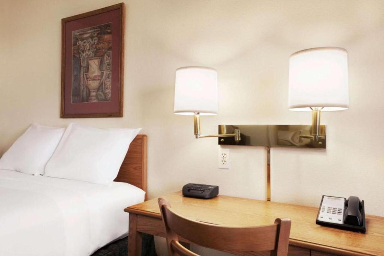 Travelodge By Wyndham Vaughn Luaran gambar