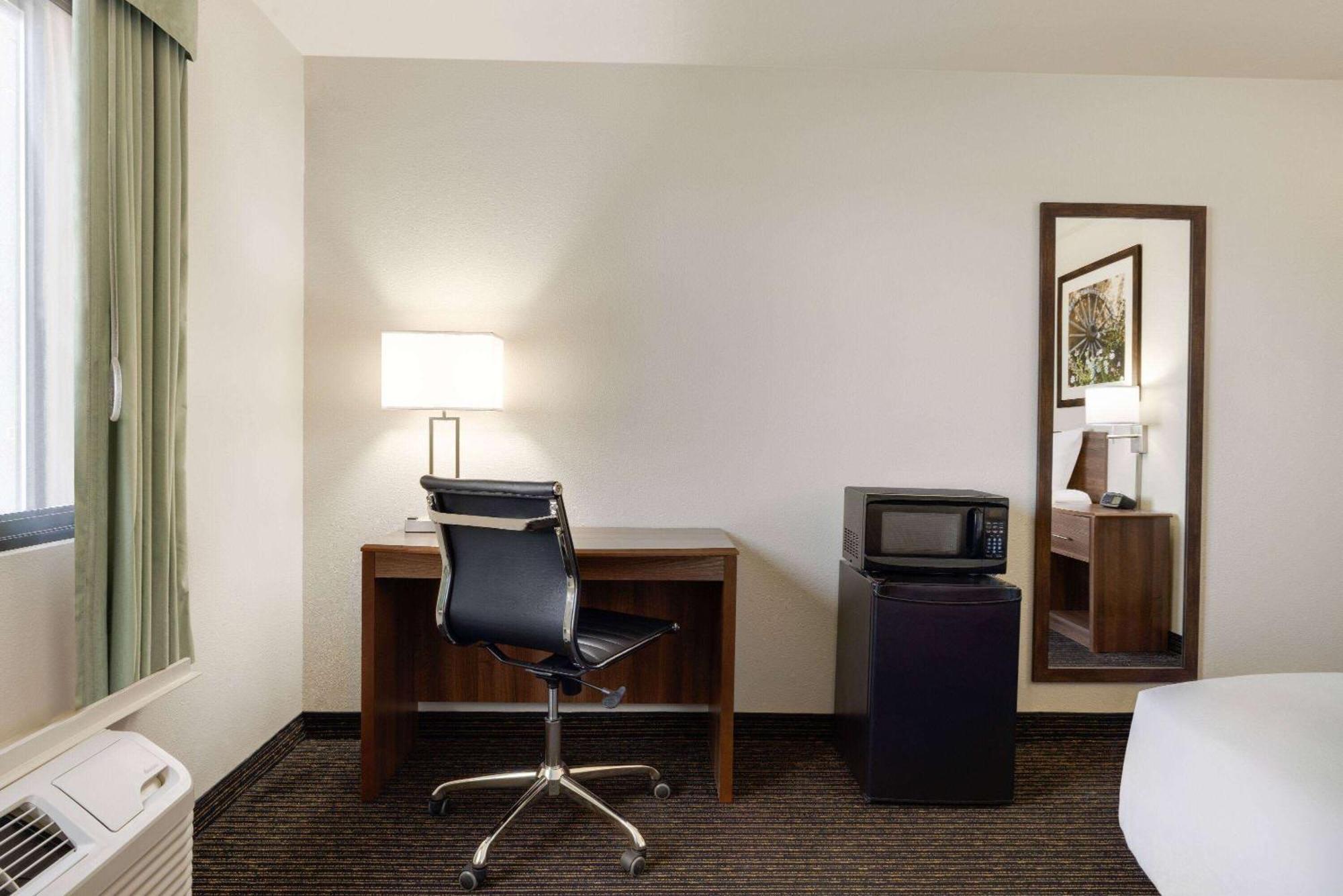 Travelodge By Wyndham Vaughn Luaran gambar